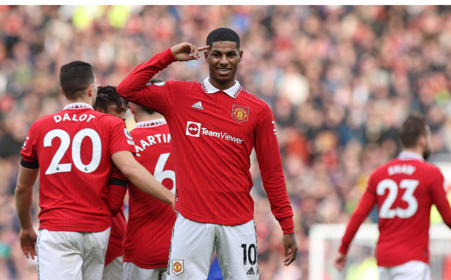 带领球队重 带领球队重